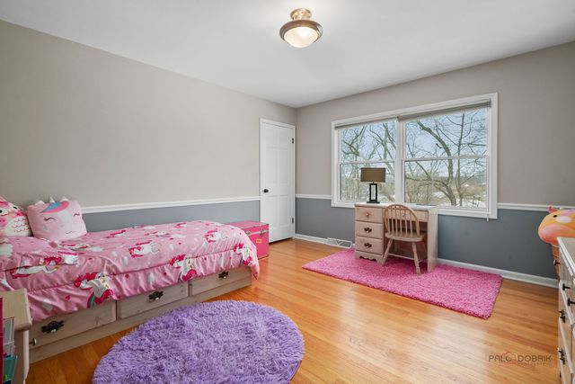 26982 W Lakeview Drive S, Lake Barrington, IL 60084