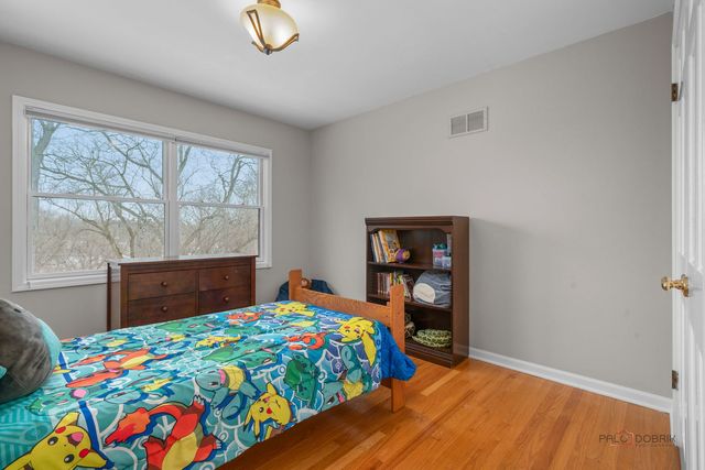 26982 W Lakeview Drive S, Lake Barrington, IL 60084