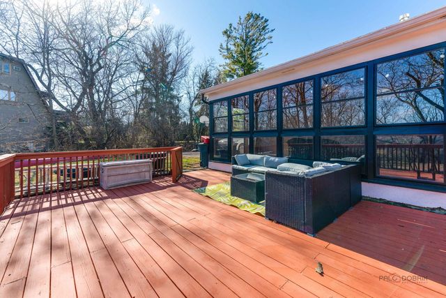 26982 W Lakeview Drive S, Lake Barrington, IL 60084