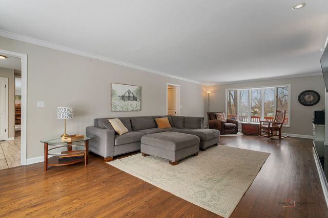 26982 W Lakeview Drive S, Lake Barrington, IL 60084