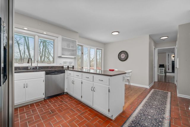 26982 W Lakeview Drive S, Lake Barrington, IL 60084