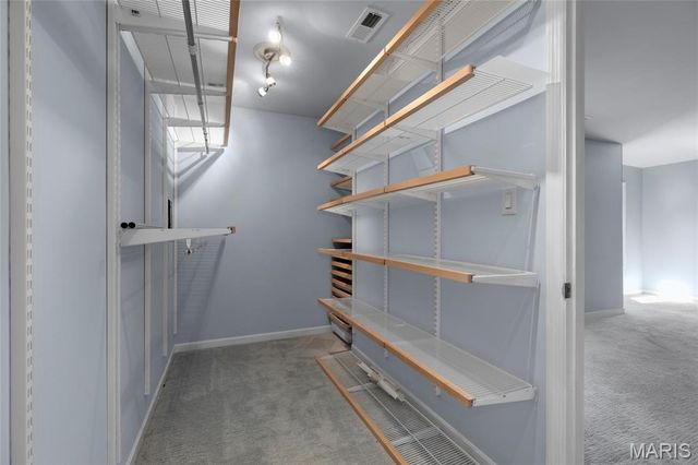 4465 W Pine Boulevard 18, St Louis, MO 63108