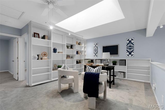 4465 W Pine Boulevard 18, St Louis, MO 63108