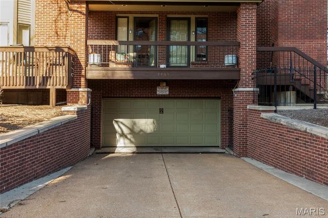 4465 W Pine Boulevard 18, St Louis, MO 63108