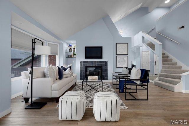 4465 W Pine Boulevard 18, St Louis, MO 63108