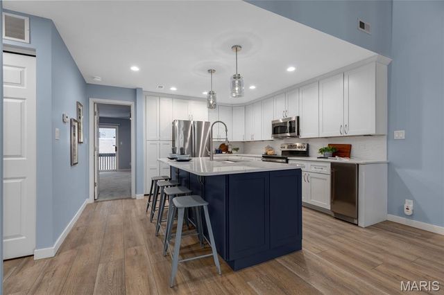 4465 W Pine Boulevard 18, St Louis, MO 63108