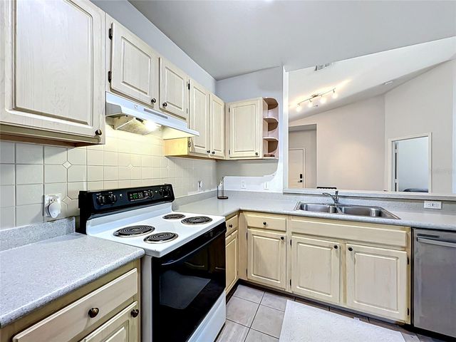 1150 LAKE SHADOW CIRCLE 3304, Maitland, FL 32751