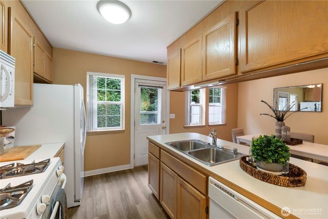 6307 111th Avenue E, Puyallup, WA 98372