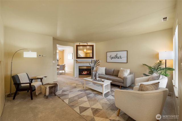 6307 111th Avenue E, Puyallup, WA 98372