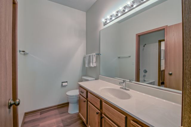 2515 Eldorado Lane, Naperville, IL 60564
