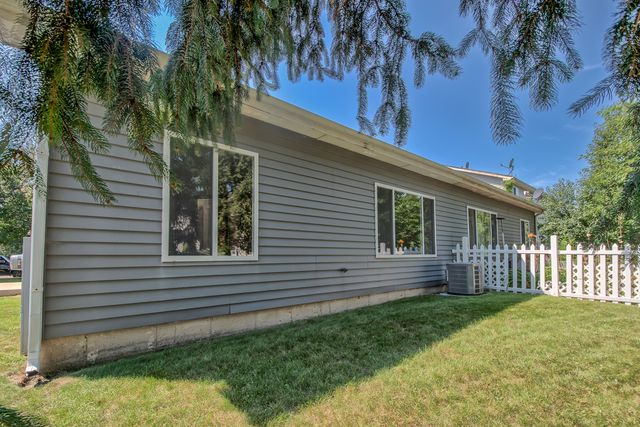 2515 Eldorado Lane, Naperville, IL 60564