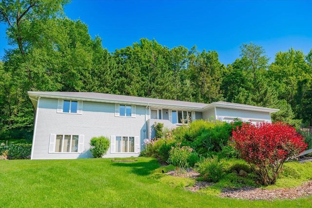 9714 Highway 19, Mazomanie, WI 53560