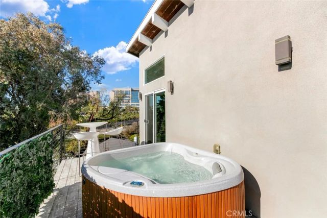 210 La Jolla, Newport Beach, CA 92663