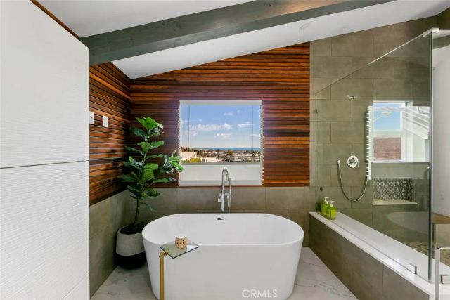 210 La Jolla, Newport Beach, CA 92663