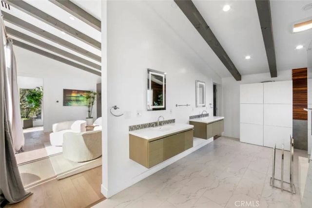 210 La Jolla, Newport Beach, CA 92663