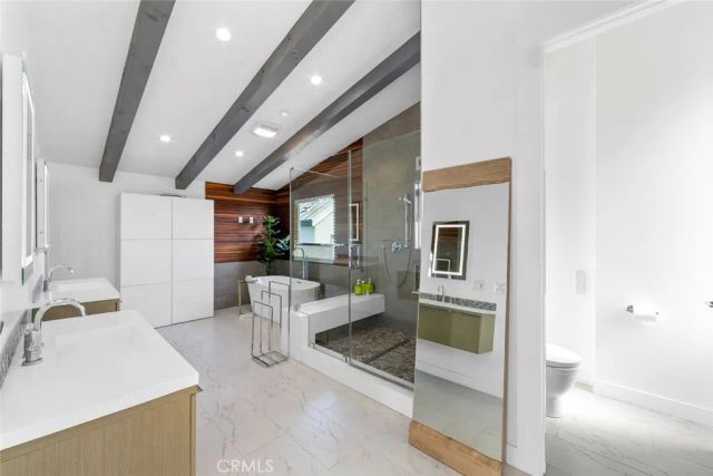 210 La Jolla, Newport Beach, CA 92663