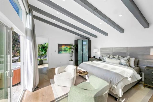 210 La Jolla, Newport Beach, CA 92663