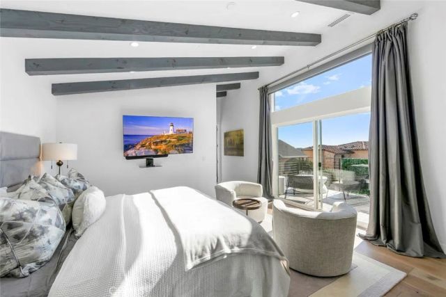 210 La Jolla, Newport Beach, CA 92663