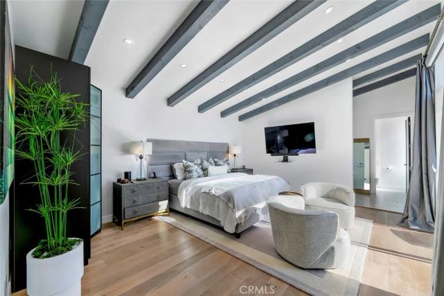 210 La Jolla, Newport Beach, CA 92663