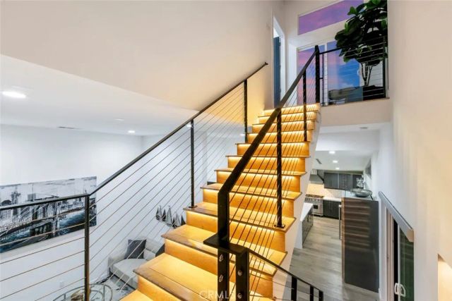 210 La Jolla, Newport Beach, CA 92663