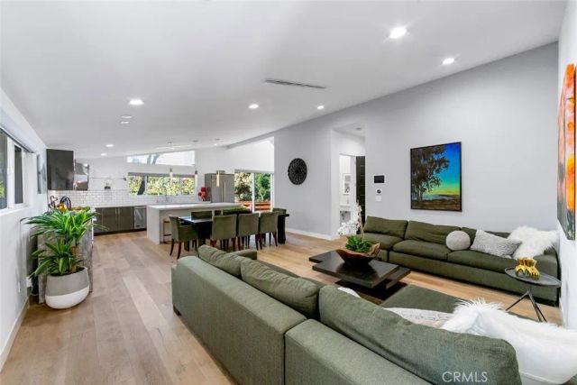 210 La Jolla, Newport Beach, CA 92663