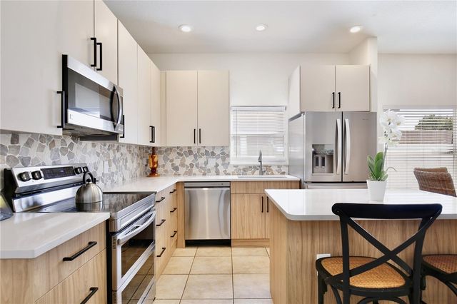 2104 VICTORIA FALLS DRIVE, Orlando, FL 32824