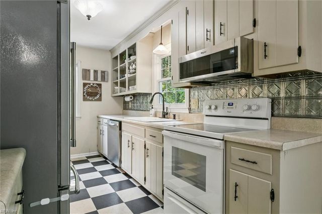 144 Cooley RD, Williamsburg, VA 23188