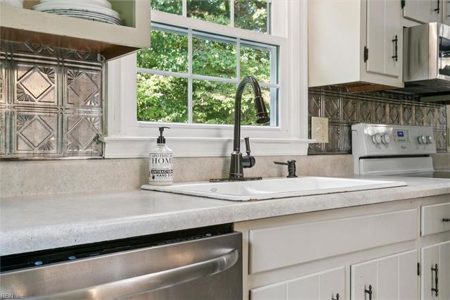 144 Cooley RD, Williamsburg, VA 23188