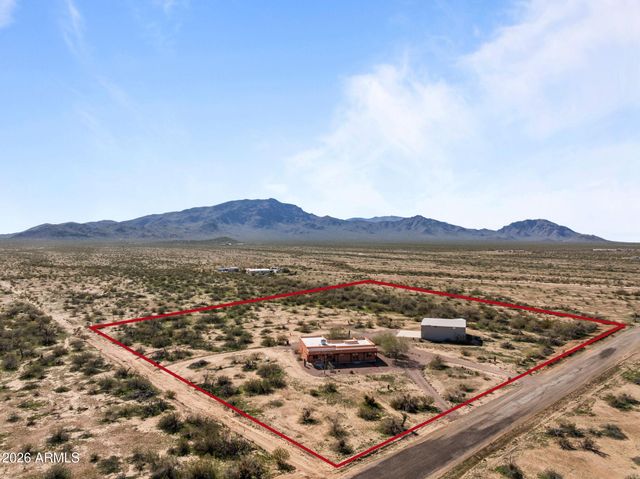 51921 W WILLIAM Road, Aguila, AZ 85320