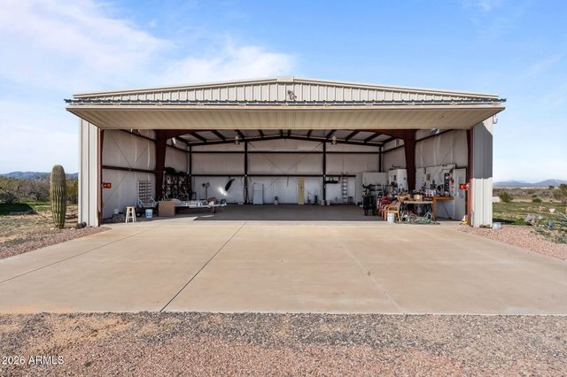 51921 W WILLIAM Road, Aguila, AZ 85320