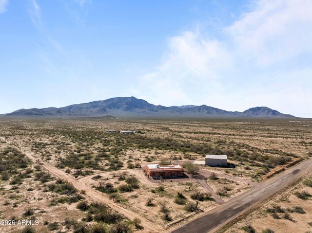 51921 W WILLIAM Road, Aguila, AZ 85320
