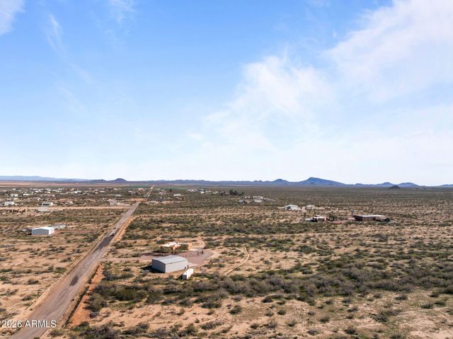 51921 W WILLIAM Road, Aguila, AZ 85320
