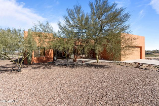 51921 W WILLIAM Road, Aguila, AZ 85320