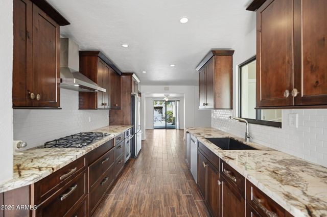 2326 E MULBERRY Drive, Phoenix, AZ 85016