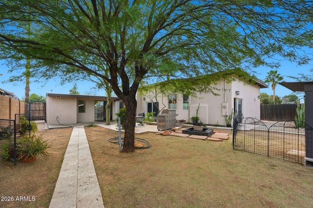 2326 E MULBERRY Drive, Phoenix, AZ 85016