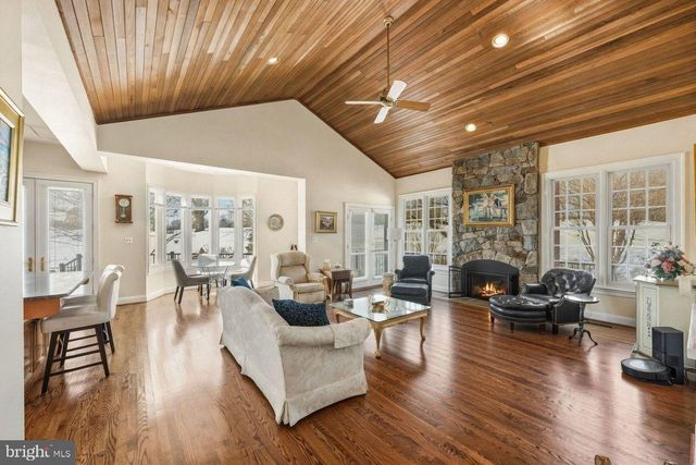 18 BEMAN WOODS CT, Potomac, MD 20854