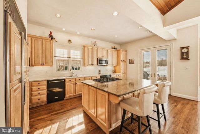 18 BEMAN WOODS CT, Potomac, MD 20854