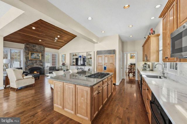 18 BEMAN WOODS CT, Potomac, MD 20854