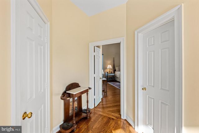 18 BEMAN WOODS CT, Potomac, MD 20854