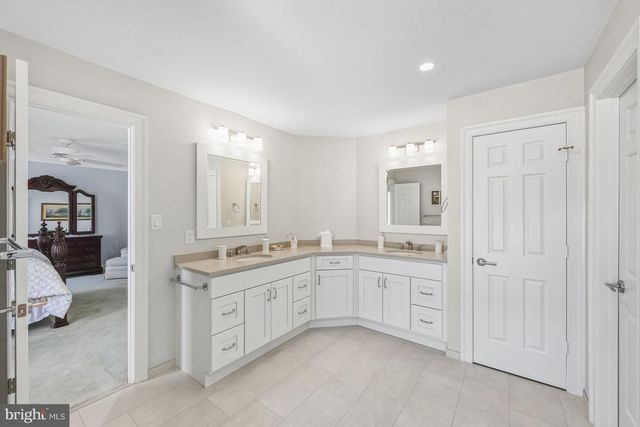 18 BEMAN WOODS CT, Potomac, MD 20854