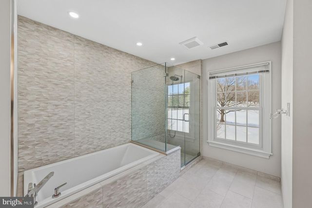 18 BEMAN WOODS CT, Potomac, MD 20854