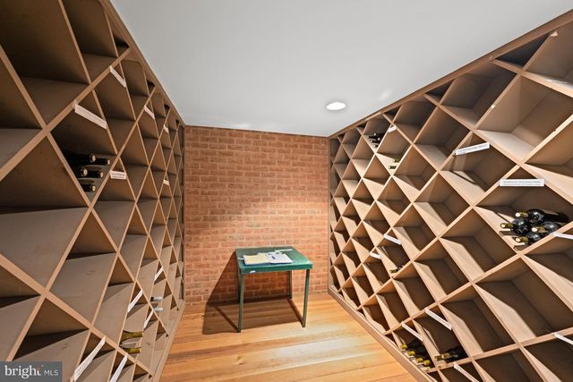 18 BEMAN WOODS CT, Potomac, MD 20854