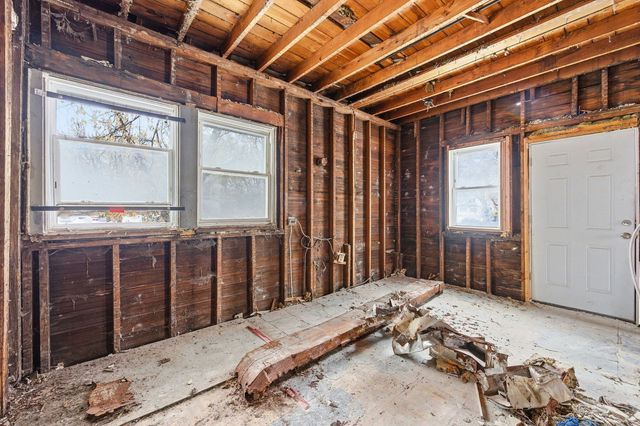 1102 N Laramie Avenue, Chicago, IL 60651