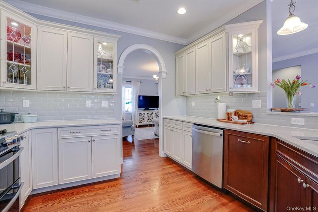 23 Swan Hollow, New Windsor, NY 12553