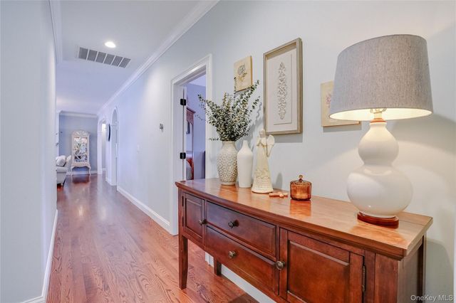 23 Swan Hollow, New Windsor, NY 12553