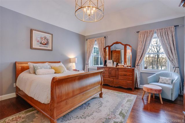 23 Swan Hollow, New Windsor, NY 12553