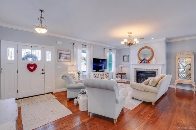 23 Swan Hollow, New Windsor, NY 12553