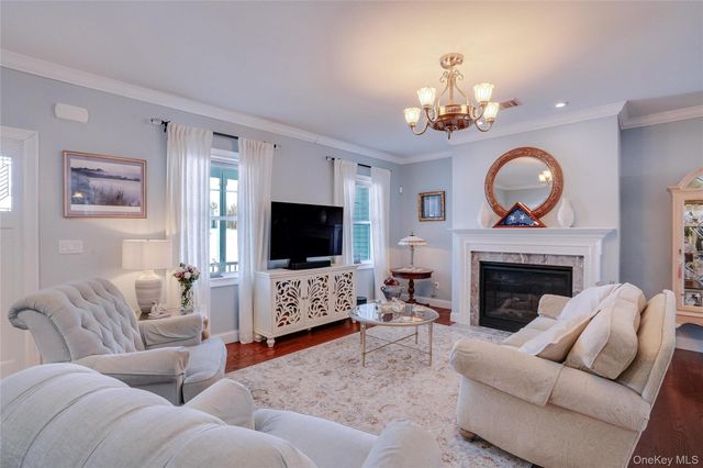 23 Swan Hollow, New Windsor, NY 12553