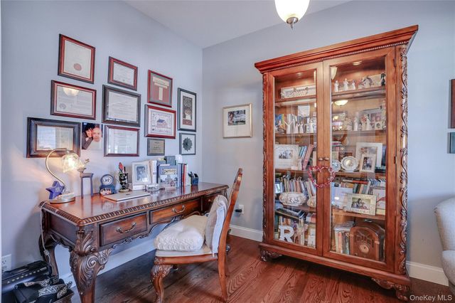 23 Swan Hollow, New Windsor, NY 12553