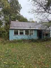 4262 Pembrook Road, Austintown, OH 44515